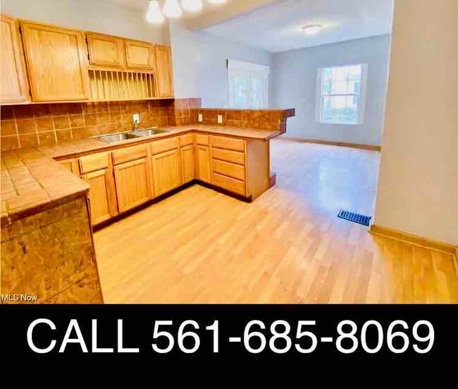 Photo - 559 Dayton St