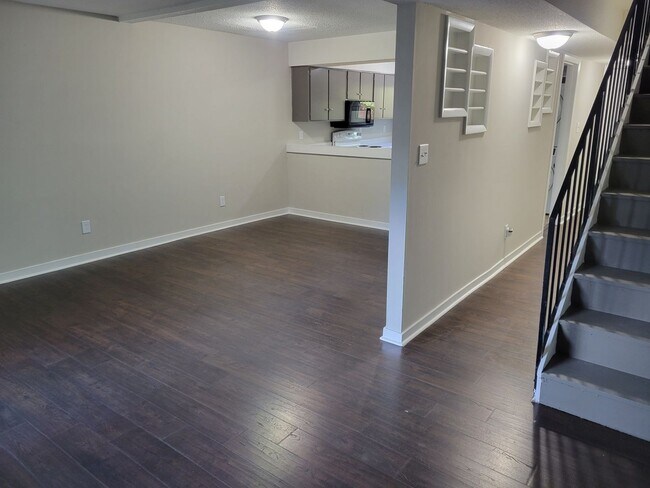 Photo - Charming Townhouse Minutes from North Hills