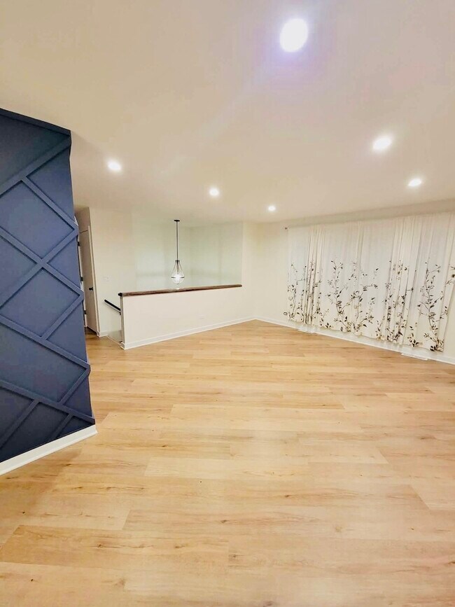 Photo - 25640 W Glade Dr