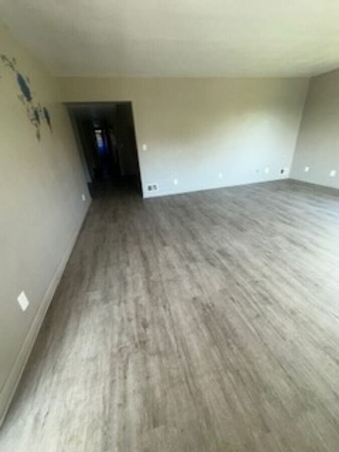 Photo - 623 Clifton Dr Unit B