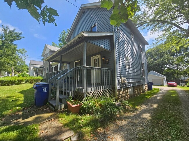 Building Photo - 449 S Prospect St Unit 449 S Prospect St #A Rental
