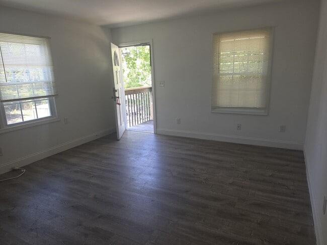 Photo - 1 Bedroom Available Now! Unit #7