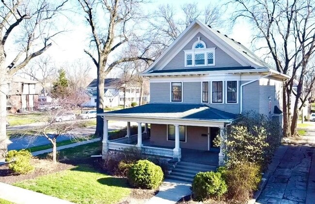 Building Photo - 1445 C St Unit 1445 C Street