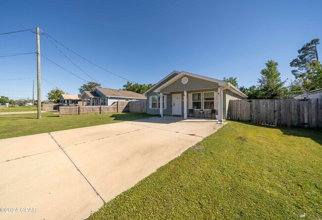 Photo - 6328 Olokee St