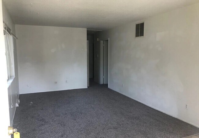 1235-1235 32nd St