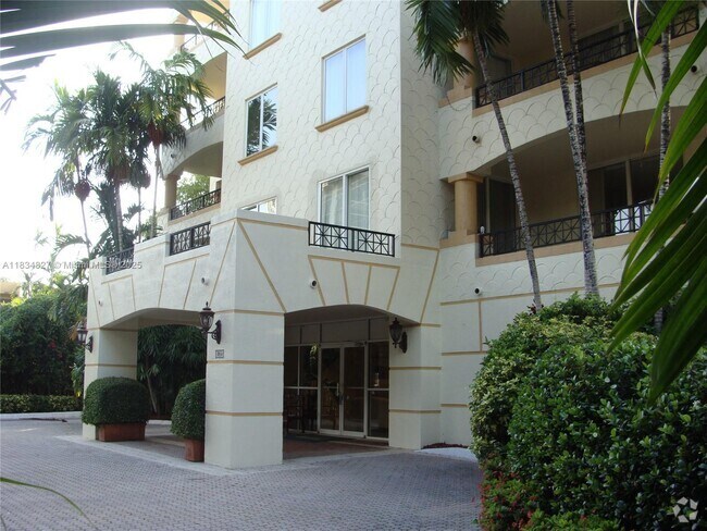 Building Photo - 1834 Brickell Ave Unit 32 Rental