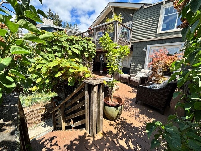 Photo - 4Bd/2.75Ba Seattle Home