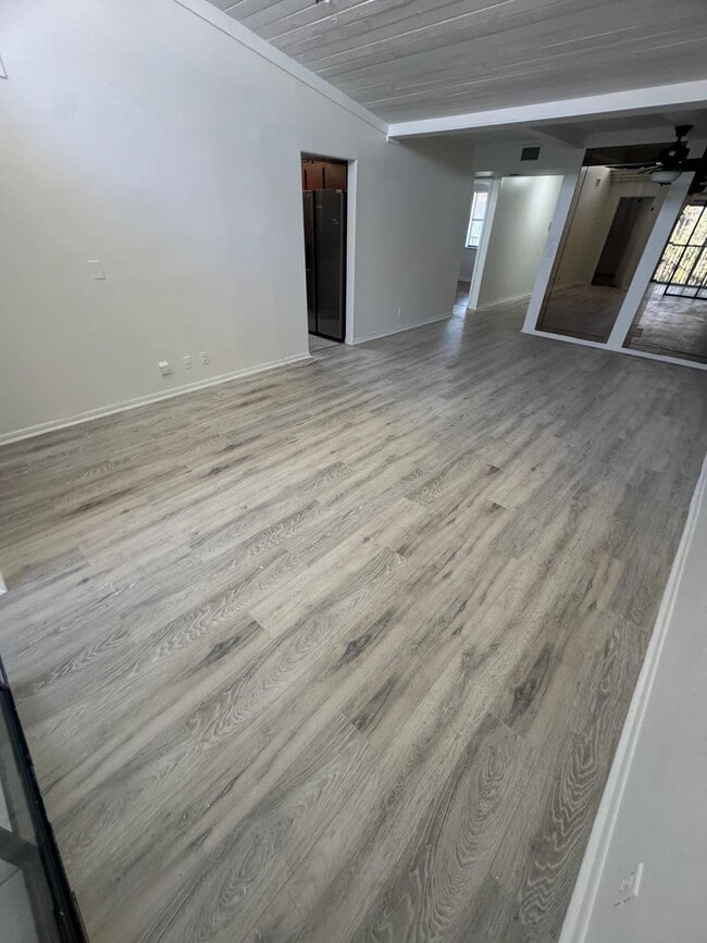 Building Photo - 8773 Shadow Wood Blvd Unit 303