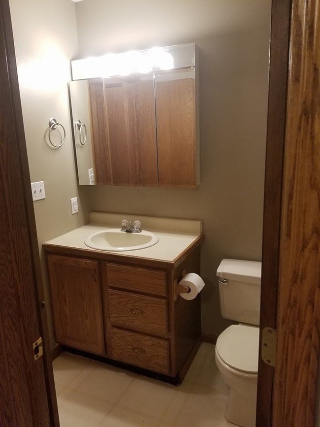 Bathroom - 1208 Koestner St Unit 3