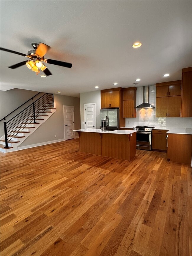 2375 E Amherst Aly