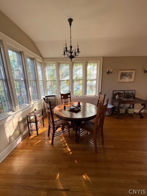 Photo - 1618 James St