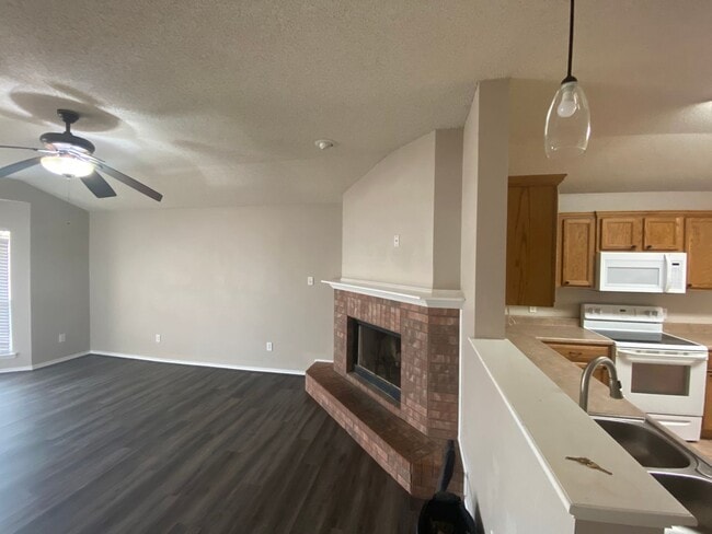 Photo - Southwest Lubbock Gem:6553 89th Street