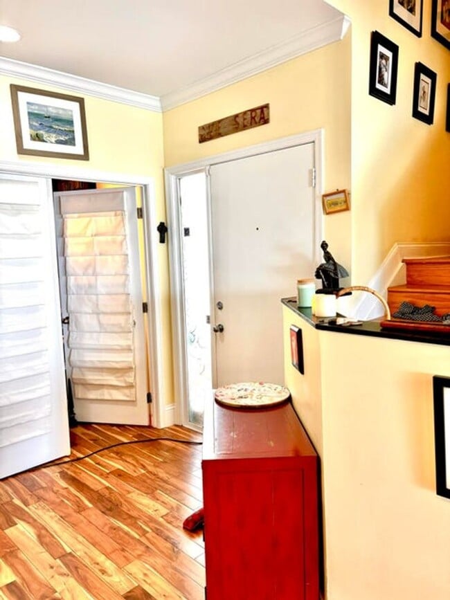 Photo - 328 N Lake Dr