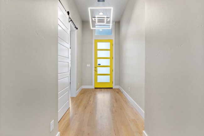 Photo - 549 W Buroak Dr