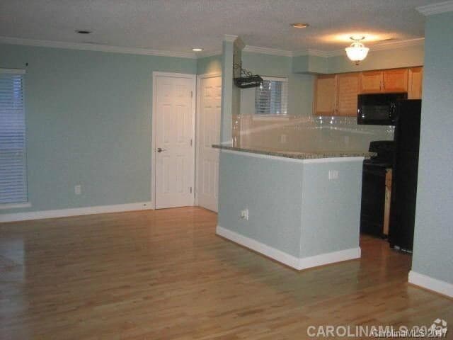 Building Photo - 2502 Cranbrook Ln Unit 5 Rental