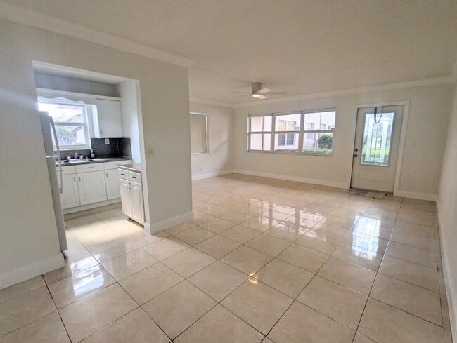 Building Photo - 60 Andover C