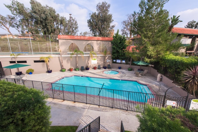Windwood Apartments