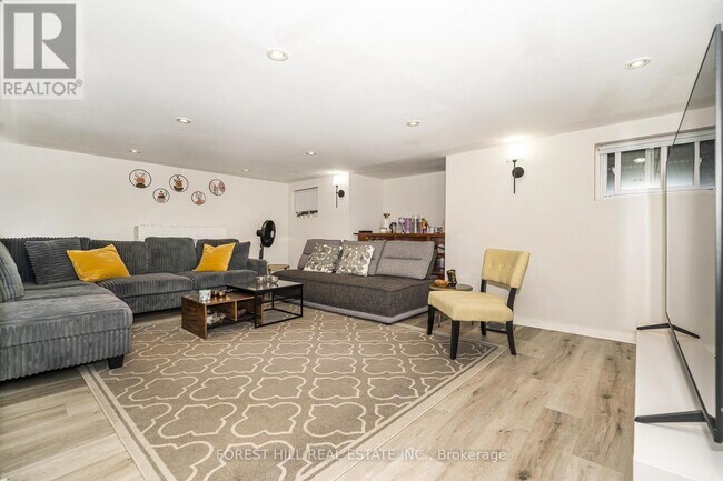 Photo - 79 Marmot St