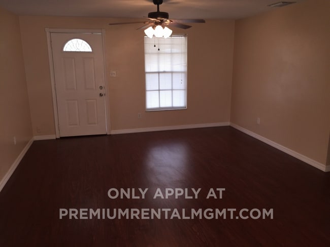 Photo - 247 Oakwood Dr