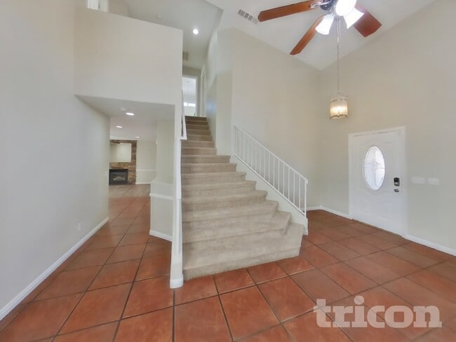 Photo - 3632 Mountain River St