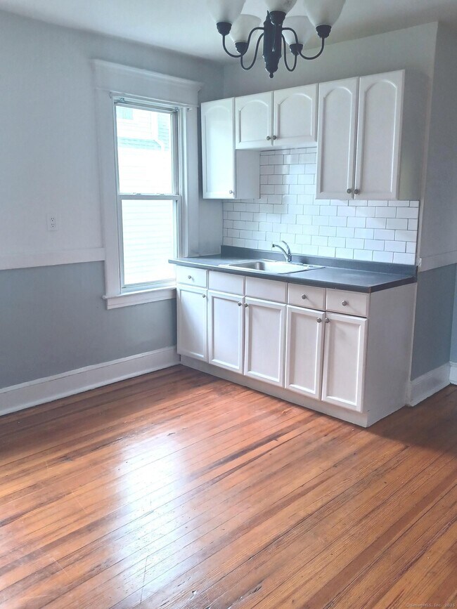 Photo - 37 Fairfield St Apartment Unit 3rd Floor