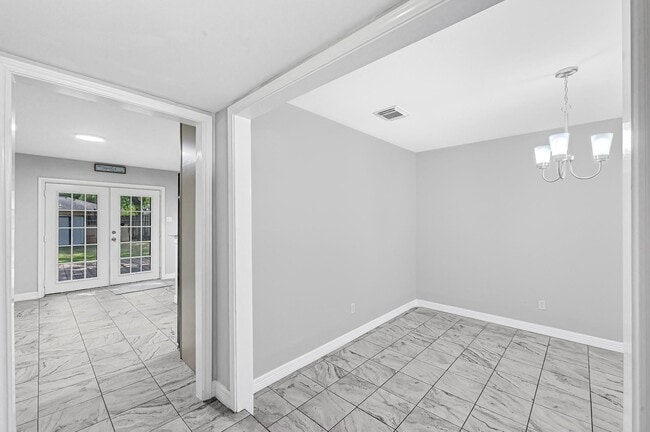 Photo - 9339 Deanwood St