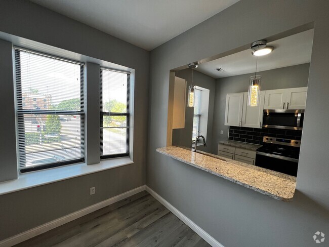 Building Photo - PERFECT 2/2 - RENOVATED, STAINLESS, GRANIT... Unit Apt 22