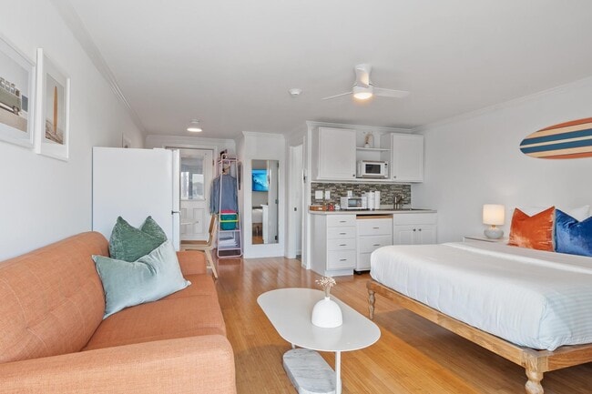 6 Ashworth Ave Unit 12