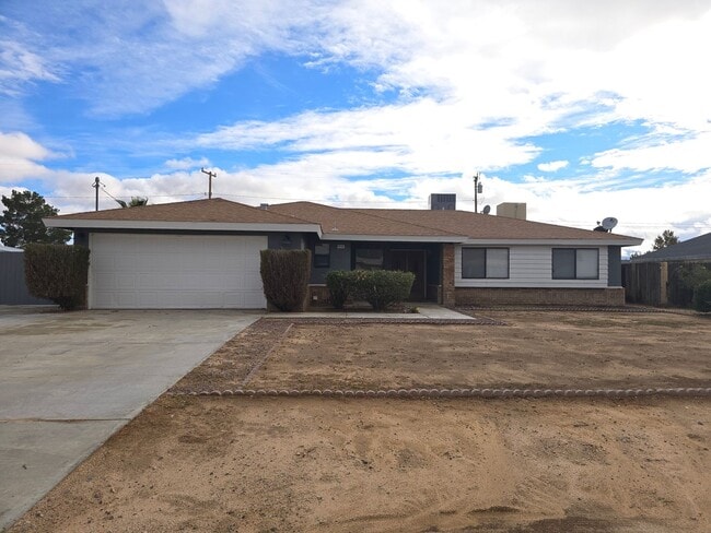 Building Photo - Beautiful 3-Bedroom Home with RV Parking & Spacious Backyard – Move-In Ready!