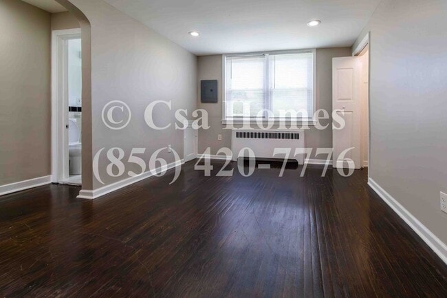 Building Photo - 1562 Bradley Ave Unit Apt B