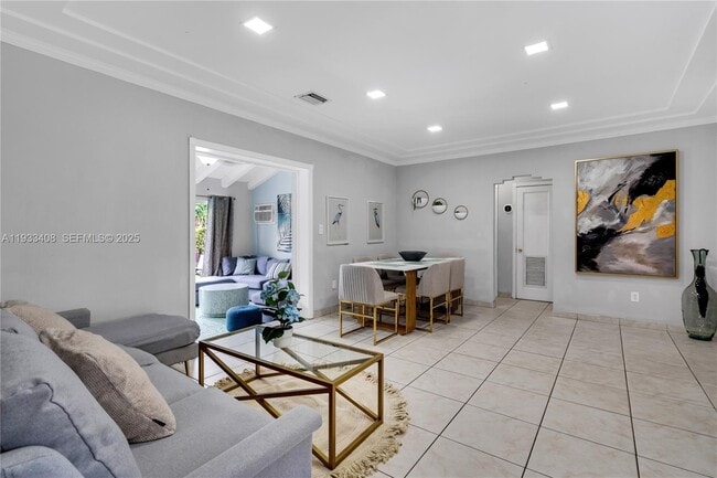 Photo - 437 NE 107th St