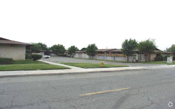 Photo - Acacia Apartments