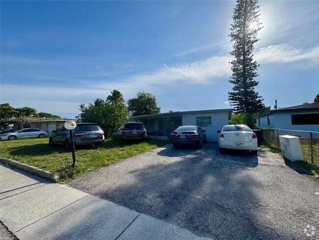 Building Photo - 421 SW 31st Ave Rental