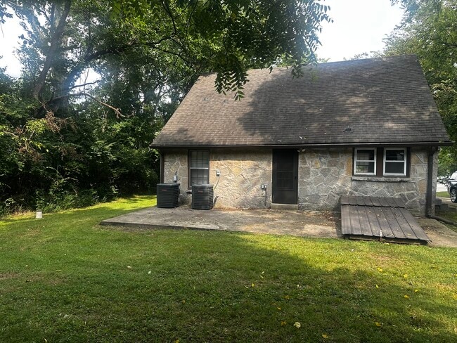 Photo - 709 S Dickerson Rd