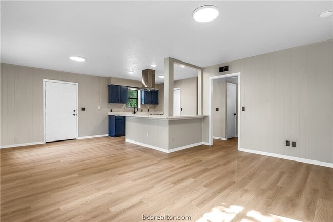 Photo - 104 N Oneal St