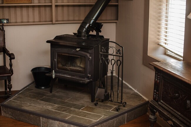 Yes, it works - really keeps the bills down in the winter! - 5277 Main St