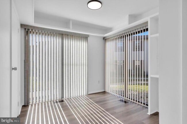 21 Uxbridge Pl