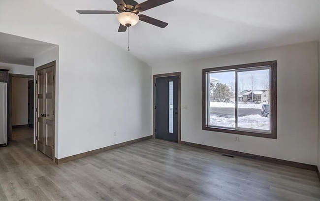 Photo - 2293 Carlone St