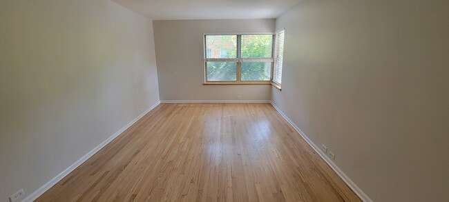Photo - 4957 N Wolcott Ave Unidad 1A Rental