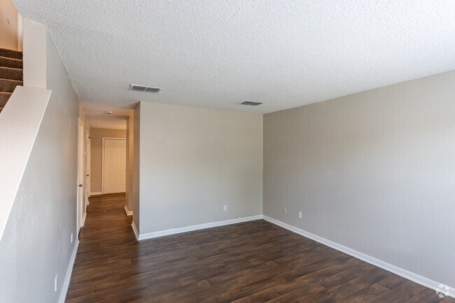 2BR, 2BA - 1,098SF - Living Room