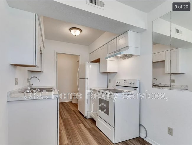 Photo - 7501 S Sherwood Ave Unidad Apt 16