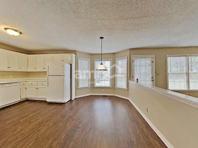 Photo - 1300 Summit Point Ln