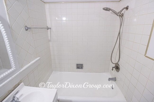 7147 S Constance Ave Unit 3E