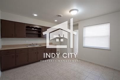 Photo - 3049 Roseway Dr