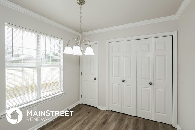 Photo - 401 Meriweather Ln