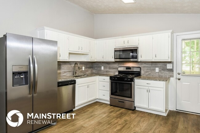 Photo - 550 Pineland Cir