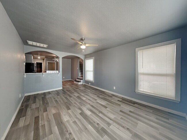 Photo - 7911 Denton Dr