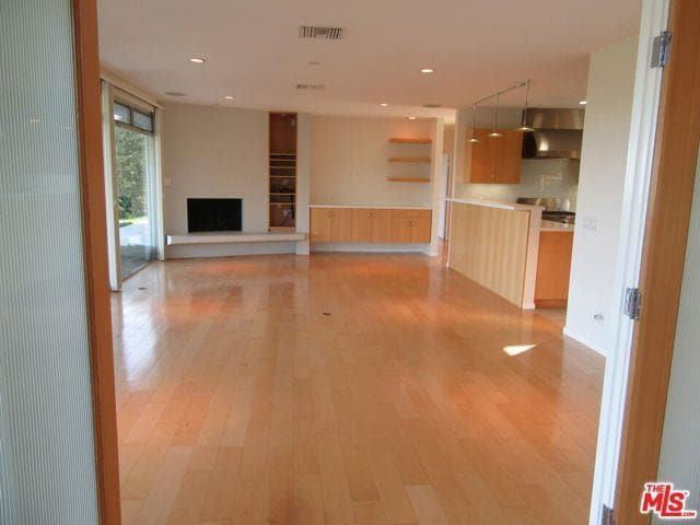 Building Photo - 1210 N Kenter Ave Rental