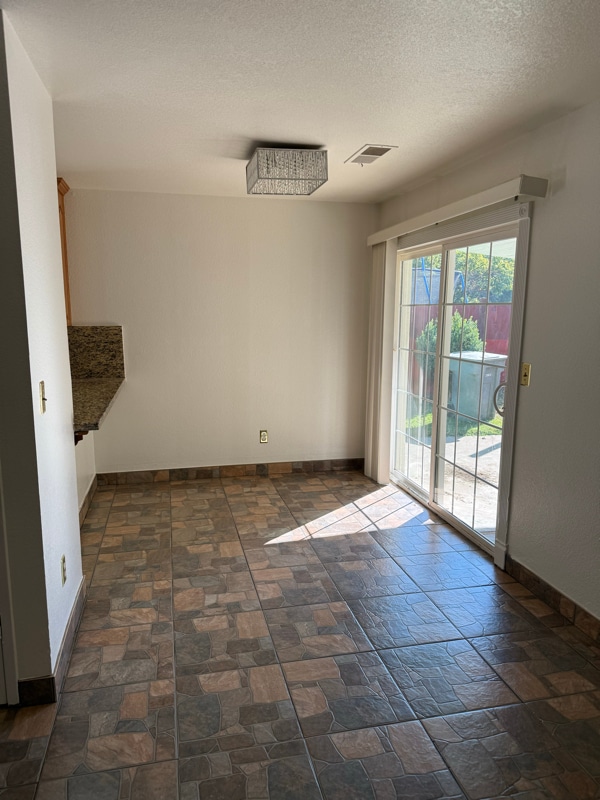 Photo - 1842 Heritage Dr