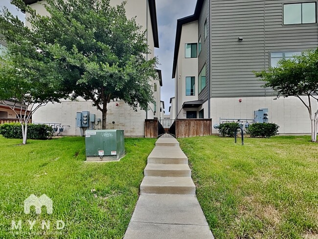 Photo - 2109 Bennett Ave Townhome